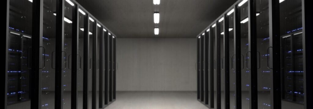 Serverrack in einem Rechenzentrum
